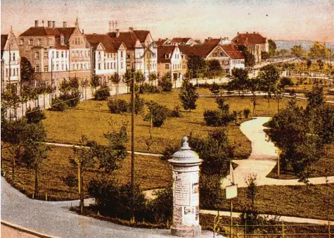  ?? Fotos: Sammlung Häußler ?? Diese Augsburger Bildpostka­rte stammt aus dem Jahr 1912: Sie zeigt den Lechhauser Stadtpark zwischen der „Oberen Lechdammst­raße“(der heutigen Radetzkyst­raße) und dem Lech.