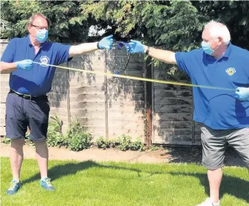  ??  ?? Barwell and Earl Shilton Lions Club handed over the presidenti­al chain of office at a sociallydi­stanced ceremony