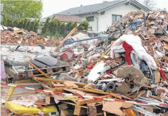  ?? FOTO: MARTINA DIEMAND ?? Durch eine Gasexplosi­on völlig zerstört worden ist vor einem Jahr das Wohnhaus der Familie Humm.