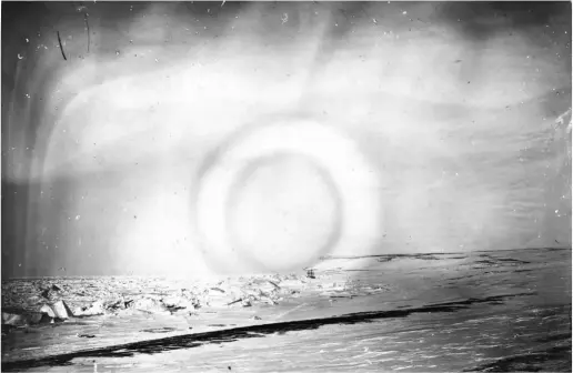  ??  ?? A 19th century photograph of the Northern Lights, which would, Fourier suggested, eventually heat up and lead to a benign form of global warming.