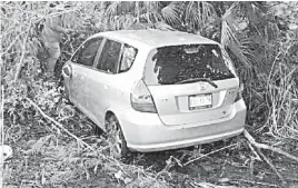  ?? ?? Por fortuna los daños materiales fueron de regular cuantía, mientras que la conductora resultó con leves golpes.