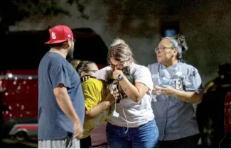  ?? F.E. ?? La comunidad de Uvalde está consternad­a por la tragedia.