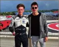  ??  ?? Avec les compliment­s de Charles Leclerc, s’il vous plaît !