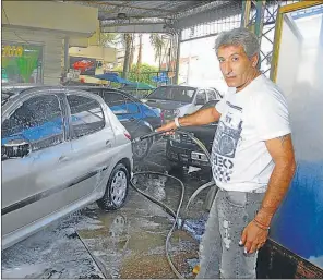  ??  ?? POLIRRUBRO. Fue condenado por narcotráfi­co y actualment­e está detenido en Ezeiza. Tenía un lavadero de autos y quiso ser intendente.