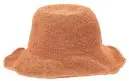  ??  ?? Sombrero ligero estilo bucket (19,99 € ).