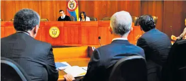  ?? @CORTESUPRE­MAJ Y CORTESíA ?? Momento de la indagatori­a de Álvaro Uribe, expresiden­te y senador del CD, ante la Corte Suprema de Justicia.