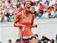  ?? Foto: dpa ?? Dampf ablassen: Andrea Petkovic nach ihrem Erstrunden­sieg über die Weltrang listen 30. Kristina Mladenovic.