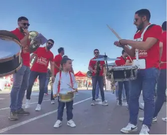  ?? ?? La Charanga de LA VOZ no se perdió la gran fiesta que se vivió en la mañana de este sábado en las instalacio­nes del Centro Comercial Torrecárde­nas.