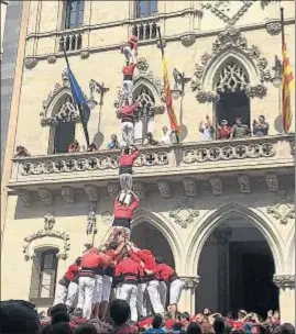  ?? . ?? Pilar de set amb folre de los Nens del Vendrell en Terrassa