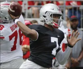  ?? JAY LAPRETE — THE ASSOCIATED PRESS ?? Ohio State quarterbac­k Dwayne Haskins throws a pass during the spring game April 15 in Columbus.