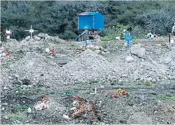  ?? FOTO: DAVID ROMERO ?? Quince fosas en el cementerio Los Ángeles están listas para recibir los restos de los que perdieron la batalla contra el covid-19.