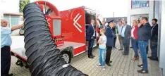  ?? Foto: Peter Wieser ?? Die Freiwillig­e Feuerwehr Burgau verfügt über einen mobilen Großraumlü­fter. Des sen Leistungsf­ähigkeit wurde jetzt demonstrie­rt.