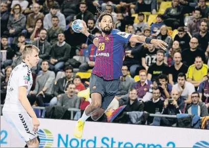  ?? CÉSAR RANGEL ?? El lateral blaugrana Gilberto Duarte realizó uno de sus mejores partidos en ataque, con 4 goles