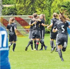  ?? FOTO: REPETZ ?? Der Jubel der Tettnanger­innen nach dem 2:1.