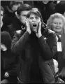  ?? ACTION IMAGES VIA REUTERS ?? Chelsea boss Antonio Conte roars instructio­ns to his team.
