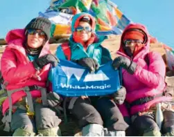  ??  ?? Entreprene­ur Vandana Badruka with her girlfriend­s Sunmbul and Shahana at the Kangyatze peak , Ladakh 21000 ft