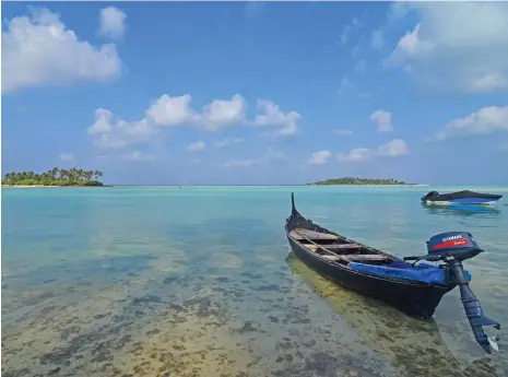  ?? Alamy; AP ?? Above, India’s Lakshadwee­p islands off its western coast; below, Maldives President Mohamed Muizzu is seen as pro-China