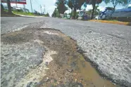  ?? Omar G.Ramírez ?? Después de la seguridad, el mal alumbrado y los baches son la principal inquietud de los leoneses./Fotos: