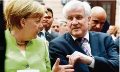  ?? Foto: Thomas Schwarz, afp ?? Für Angela Merkel und Horst Seehofer gibt es aktuell einiges zu besprechen: Für bei de steht viel auf dem Spiel.