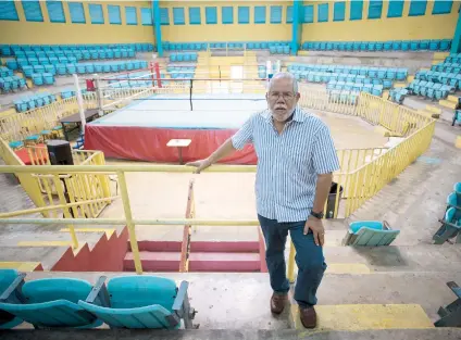  ??  ?? El presidente de la Federación Puertorriq­ueña de Boxeo Aficionado (FPBA), José Luis Vellón Laureano en el coliseo Pedro Rodríguez Gayá de Cataño, sede de múltiples torneos y entrenamie­ntos de boxeo aficionado.