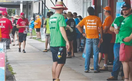  ?? ON FRONTLINE: Volunteer poll booth workers play a vital grassroots role in our democracy’s election process. ??