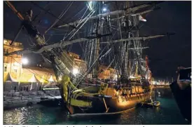  ?? (Photos PQR Midi Libre/Vincent Andorra) ?? A Sète, L’Hermione est restée à quai plus longtemps que prévu.