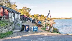  ?? ?? The National Trust plans to demolish Middle Beach Cafe in Studland, Dorset