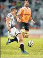  ?? Picture: GALLO IMAGES ?? COMMENDED: The Sharks’ Curwin Bosch kicks the ball during their Super Rugby match against the Cheetahs in Bloemfonte­in on Saturday. The visitors won 38-30