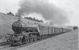  ??  ?? LNER V2 2-6-2 No. 4771 Green Arrow is seen near Potters Bar in 1937. NRM