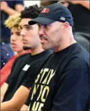  ?? GETTY IMAGES FILE PHOTO ?? LaVar Ball, pictured right, isn’t doing his struggling son any favours as Lonzo tries to adapt to the NBA.