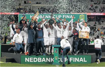  ?? Picture: GALLO IMAGES ?? THE LAST MEN STANDING: The Free State Stars team celebrate taking the Nedbank Cup after beating Maritzburg United 1-0 in the final played at Cape Town Stadium on Saturday