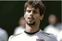  ?? Ronny Santos - 12.fev.18/Folhapress ?? O zagueiro Rodrigo Caio, de 24 anos, espera que o São Paulo volte a ser forte nos bastidores com Raí