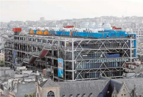  ?? ABC ?? El centro Georges Pompidou, considerad­o desde los años setenta una «catedral del arte contemporá­neo»