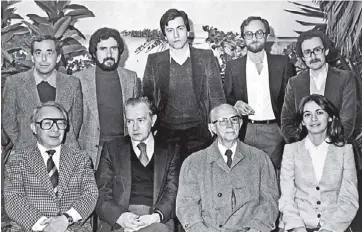  ?? FOTOTECA MILENIO ?? De pie: Salvador Elizondo, Eusebio Ruvalcaba, Víctor Manuel Mendiola, Bruce Swansey y Héctor Perea. Sentados: Felipe García Beraza, Juan Rulfo, Francisco Monterde y Carmen Boullosa