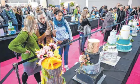  ?? FOTO: MESSE ?? Ausgestell­te Torten bei der Backmesse My Cake in Friedrichs­hafen im Februar 2020: Wegen Corona kann die Schau in diesem Jahr nicht stattfinde­n.