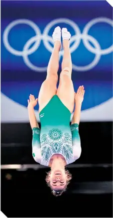  ??  ?? La gimnasta tapatía tuvo una digna participac­ión en Tokio 2020.