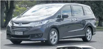  ??  ?? The Honda Odyssey and Toyota Previa ( inset) are bigger MPVs.