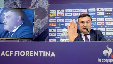  ??  ?? Joe Barone direttore generale della Fiorentina e da sempre collaborat­ore di Rocco Commisso in tutte le avventure imprendito­riali negli Stati Uniti