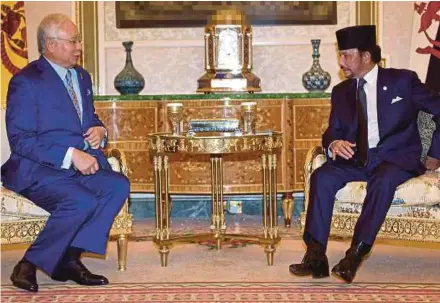  ?? BERNAMA PIC ?? Prime Minister Datuk Seri Najib Razak and Sultan of Brunei Sultan Hassanal Bolkiah at the Annual Leaders’ Consultati­on in Bandar Seri Begawan yesterday.