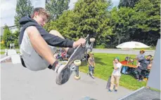  ?? ARCHIVFOTO: FELIX KAESTLE ?? Hohe Sprünge und coole Tricks sind am 26. Mai beim Skate-Punk-TrashFesti­val in Ravensburg angesagt.