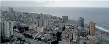  ?? THE CANADIAN PRESS FILES ?? A coastal view of Havana, Cuba is shown in 2015. The federal government sent a Health Canada doctor to Cuba to examine diplomats who suffered everything from dizziness and nosebleeds to hearing problems and shortterm memory loss amid concern about...