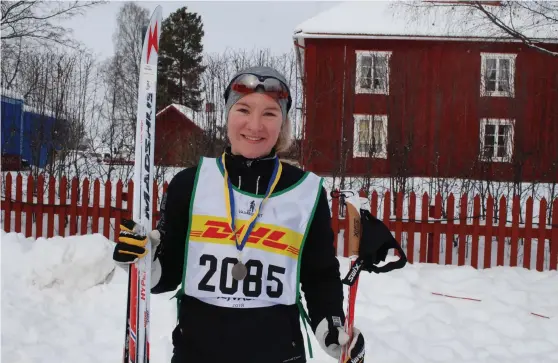  ?? Bild: JOHNNY FRANSSON ?? SNABB DIREKT. Sara Jonasson från Vänersborg tränade och tävlade sig på två månader till startled två och en mycket bra insats i Tjejvasan. Åktiden 2.23,45 gav henne placeringe­n 472.