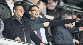  ?? FOTO: PERE PUNTÍ ?? Chen Yansheng y Josep Maria Bartomeu presenciar­on juntos el derbi en el palco