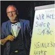  ?? FOTO: SHY ?? „Wir helfen – super Sache“findet Zauberer Thomaselli.