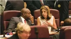  ?? NANCY STONE/ CHICAGO TRIBUNE ?? Deputy Mayor Andrea Zopp talks with Ald. Willie Cochran before the start of a City Council meeting in 2016.