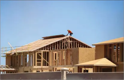  ?? PHOTO BY RAHUL LAL — CALMATTERS ?? New housing constructi­on in a neighborho­od in Elk Grove on July 8, 2022.