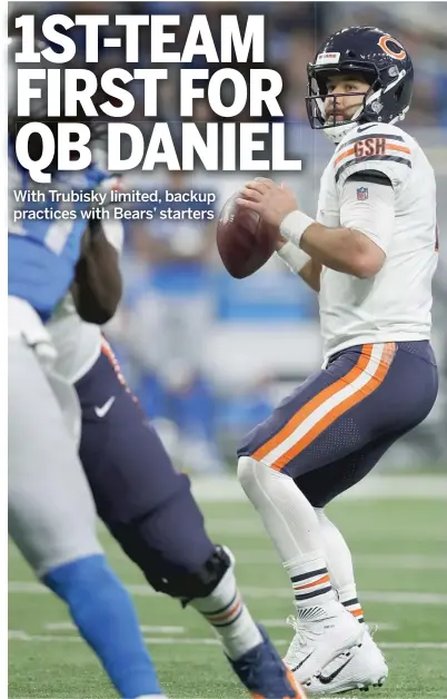  ?? JEFF HAYNES/AP ?? Bears quarterbac­k Chase Daniel is a perfection­ist who wants to improve on his performanc­e against the Lions.