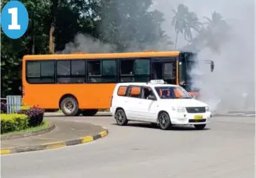  ?? Photo: Sandeep Lal ?? Smoke appears to have started from engine on a Tebara Bus Company bus in Nausori on August 30, 2017.