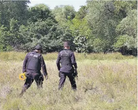  ??  ?? Iba a fiesta. La víctima salió el sábado anterior de su casa en el cantón Las Maderas, rumbo a una fiesta en una comunidad cercana, pero ya no regresó.