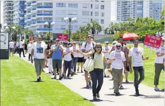  ??  ?? MANIFESTAC­IÓN. Los funcionari­os de la DGI volverán hoy a manifestar­se en Punta del Este.